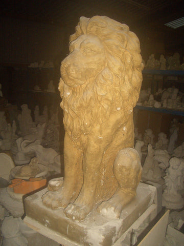 LARGE LION HT 880 MM ! LATEX + FIBREGLASS CASE